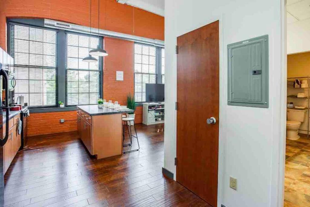 Ny Style Centric Loft With King Bed By Park Av. Apartman Rochester Kültér fotó